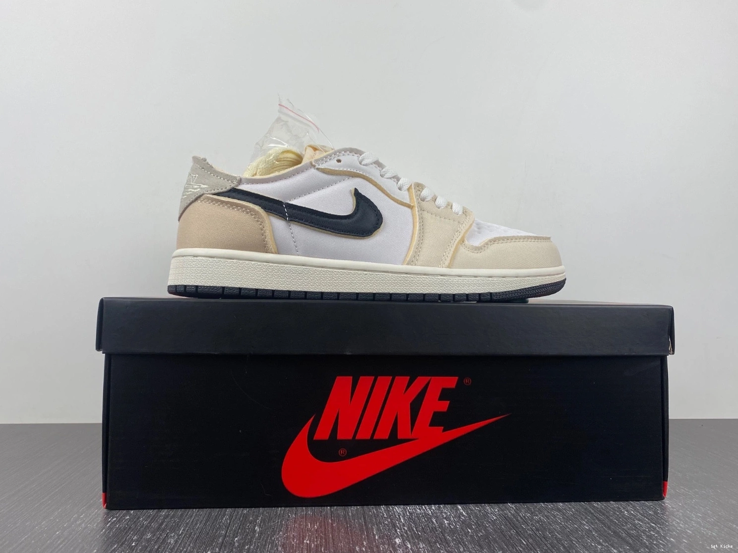 1 Low Jordan DV0982-100 Air 